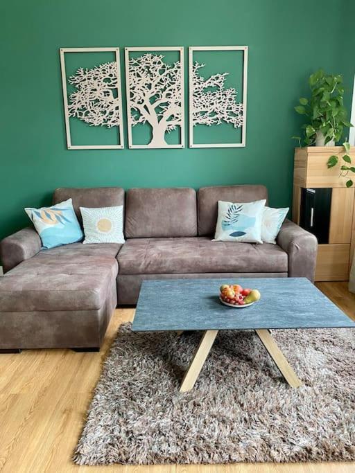 2-Zimmer Zentral In Ferdinandshof, Wlan Modern Luaran gambar
