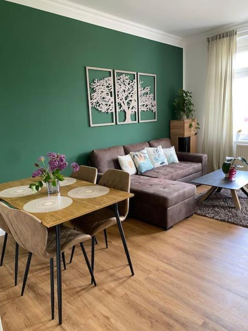 2-Zimmer Zentral In Ferdinandshof, Wlan Modern Luaran gambar
